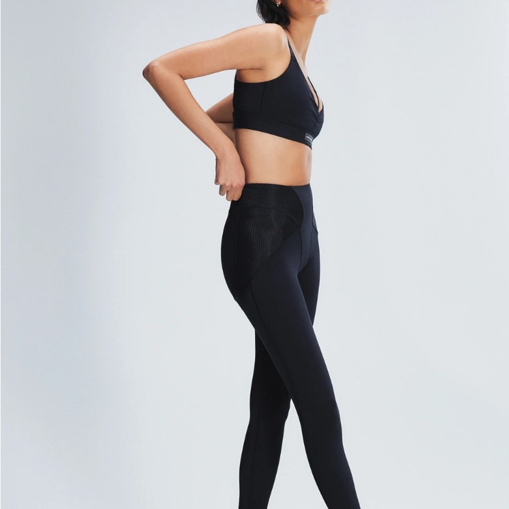 Savage X Fenty Rihanna CURVE ALERT HIGH-WAIST RIB LEGGING - Picture 2 of 8